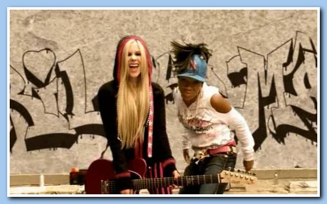 AVRIL LAVIGNE WITH LIL MAMA 